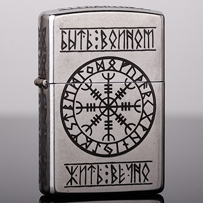 Зажигалка Zippo 207 Street Chrome с гравировкой Шлем ужаса